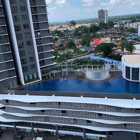 Golden Troika Kota Bharu - 2 Bedrooms Exterior photo