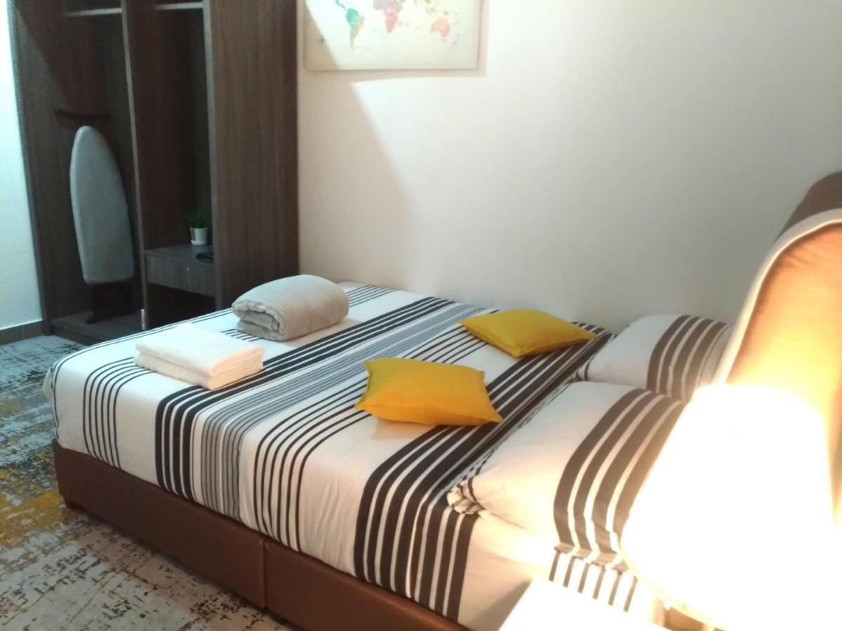 Golden Troika Kota Bharu - 2 Bedrooms Exterior photo