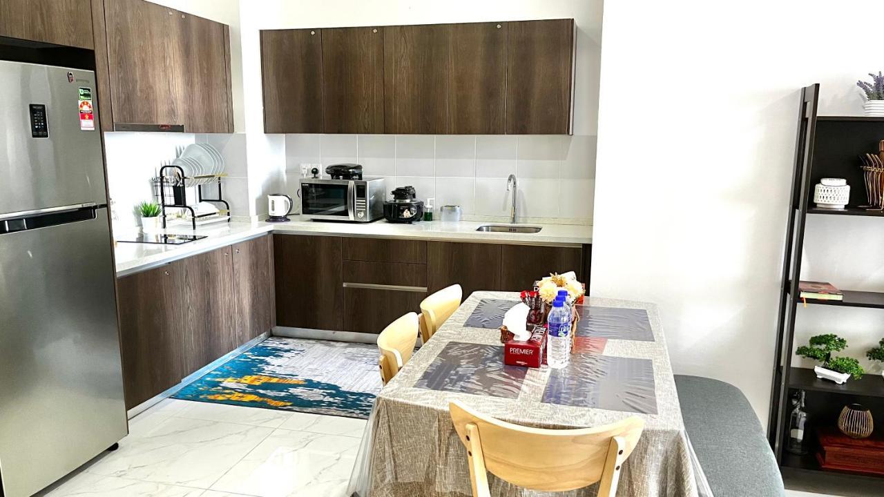 Golden Troika Kota Bharu - 2 Bedrooms Exterior photo