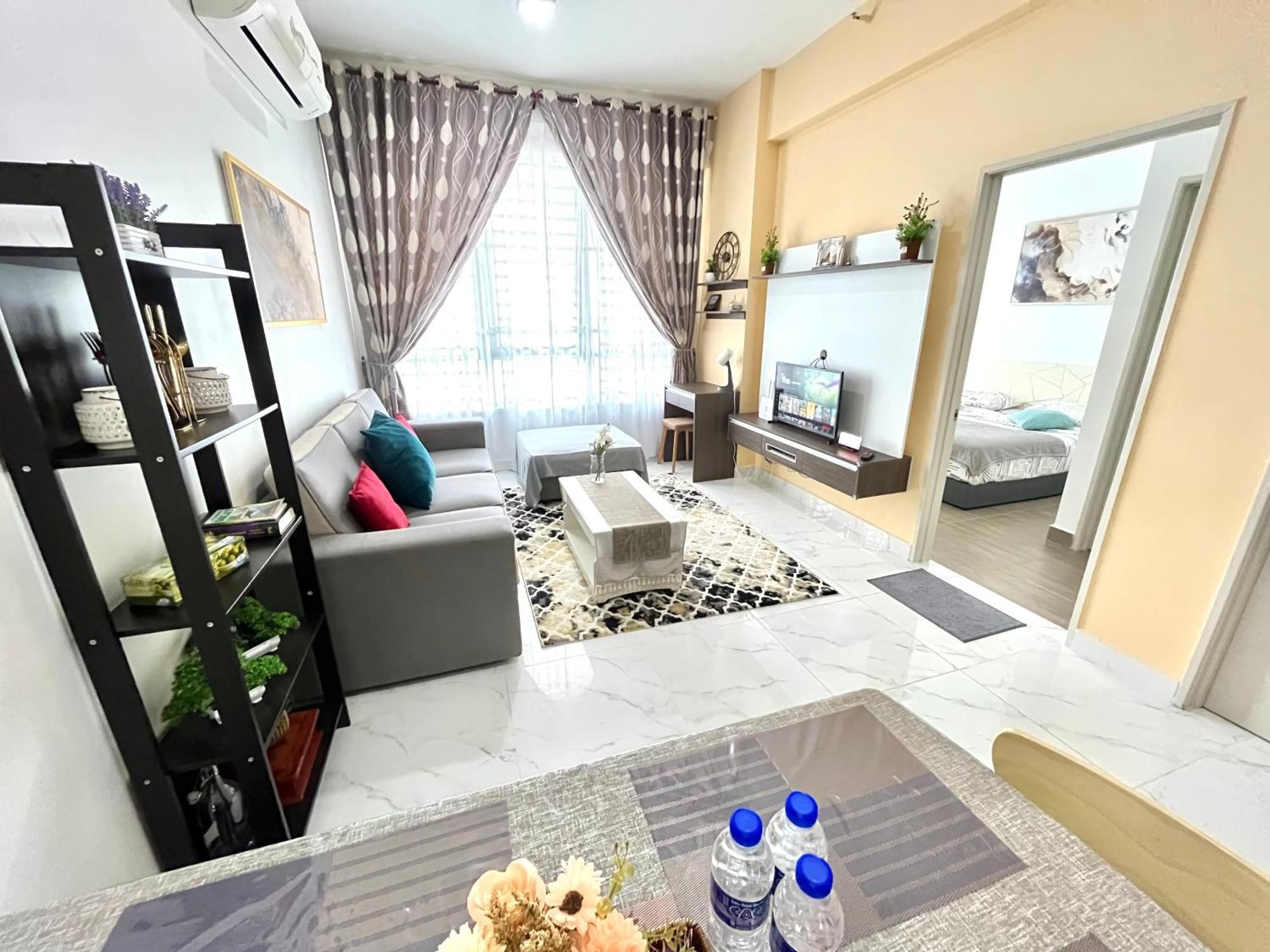 Golden Troika Kota Bharu - 2 Bedrooms Exterior photo
